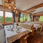 Konukevi Sportpension Enzian 3*