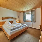 Konukevi Sportpension Enzian Saalbach-Hinterglemm