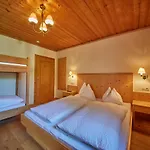 Sportpension Enzian Konukevi Saalbach-Hinterglemm