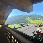 Konukevi Sportpension Enzian Saalbach-Hinterglemm
