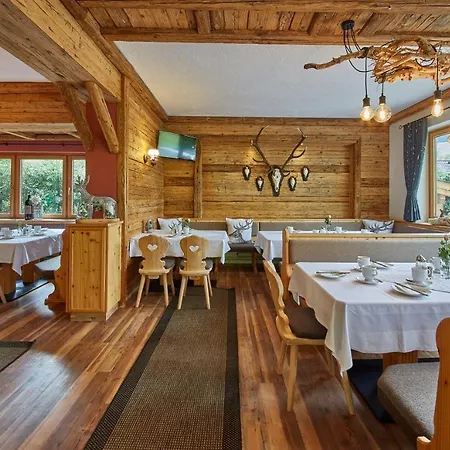 Sportpension Enzian Konukevi 3*