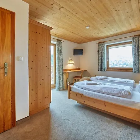 Konukevi Sportpension Enzian Saalbach-Hinterglemm
