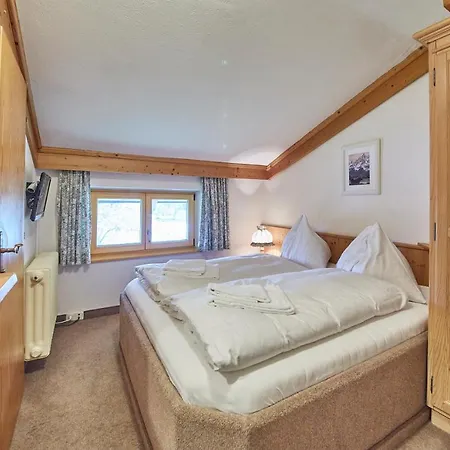 Sportpension Enzian Gasthof Saalbach-Hinterglemm