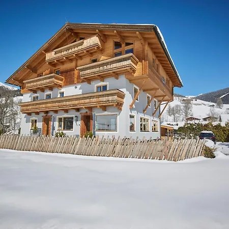 Sportpension Enzian Konukevi Saalbach-Hinterglemm